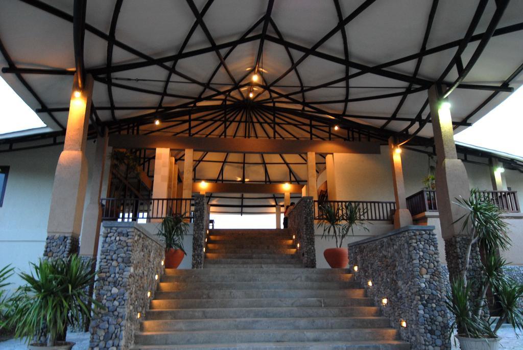 Nusantara Diving Centre Resort & Spa Manado Exteriör bild