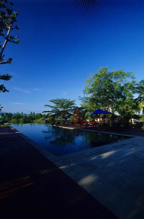 Nusantara Diving Centre Resort & Spa Manado Exteriör bild