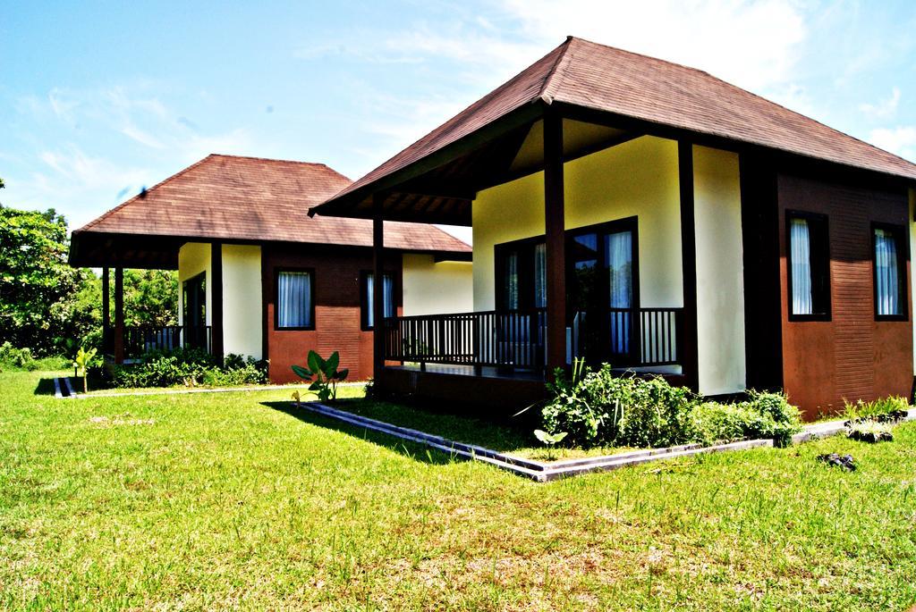 Nusantara Diving Centre Resort & Spa Manado Exteriör bild